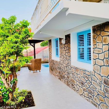 Location Maison Bleue Avec Piscine Privative Au Carbet Martinique Le Carbet Exteriör bild