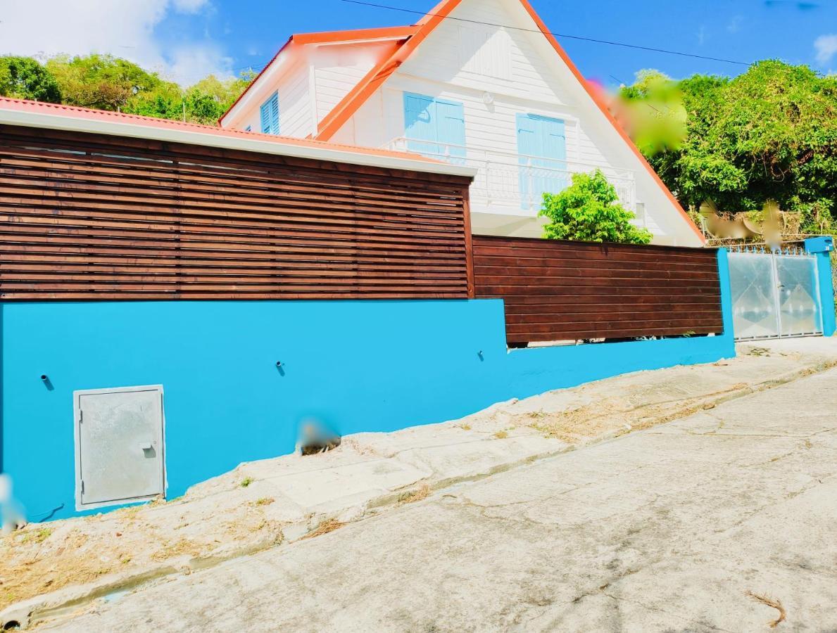 Location Maison Bleue Avec Piscine Privative Au Carbet Martinique Le Carbet Exteriör bild