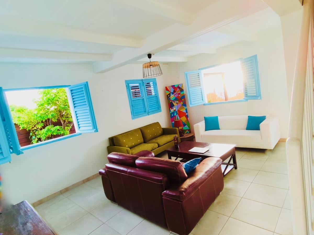 Location Maison Bleue Avec Piscine Privative Au Carbet Martinique Le Carbet Exteriör bild