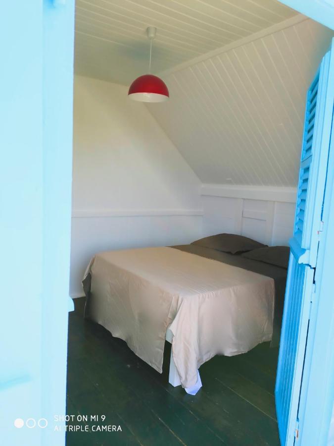 Location Maison Bleue Avec Piscine Privative Au Carbet Martinique Le Carbet Exteriör bild